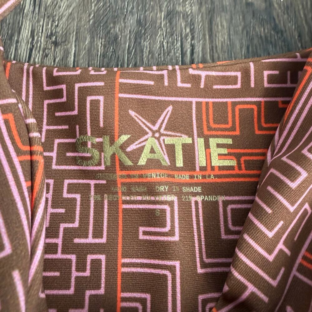 NEW Skatie Lisa One Piece Swimsuit in Bonita Print Size Small - Picture 4 of 10